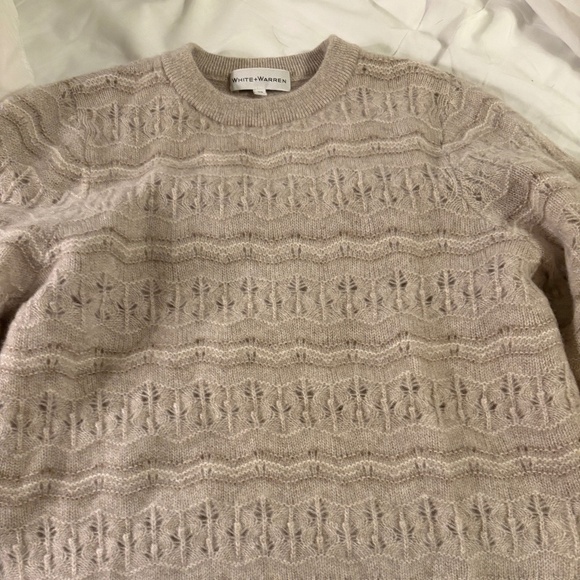 White and Warren Cashmere Lace Stitch Crewneck in Neutral Combo. XS - Picture 2 of 6